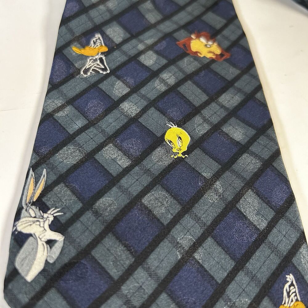 Looney Tunes Mania Vintage Neck Tie 100% Silk Tweety Taz Bugs Daffy
